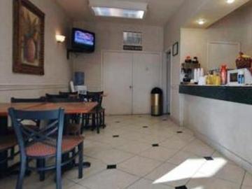 Econo Lodge Inn And Suites איגל פאס מראה חיצוני תמונה